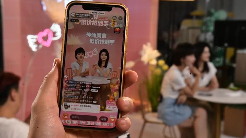 疏通马桶，工具选对是关键**